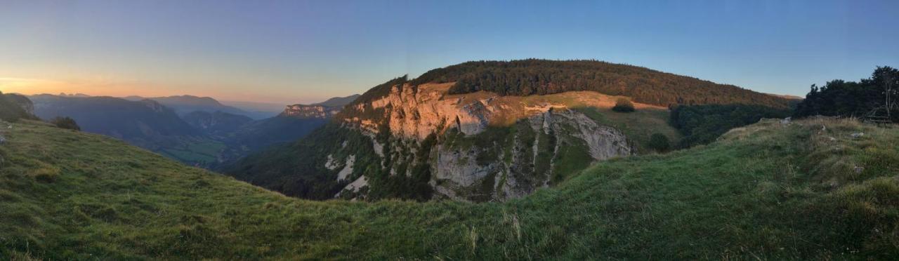 Okami Du Vercors Saint-Laurent-en-Royans Экстерьер фото